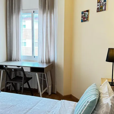 Apartmán Playa Fenals Lujo Relax Y Descanso *