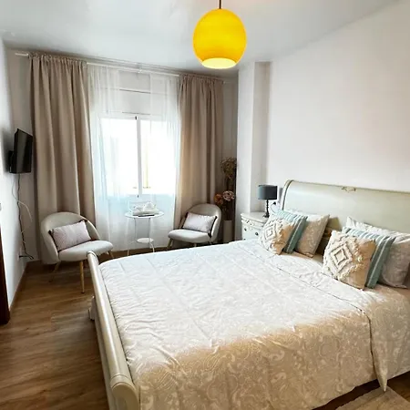 Apartmán Playa Fenals Lujo Relax Y Descanso *