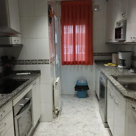 Apartmán Playa Fenals Lujo Relax Y Descanso *